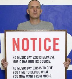Bill Drummond hyvästelee levytetyn musiikin No Music Dayna.