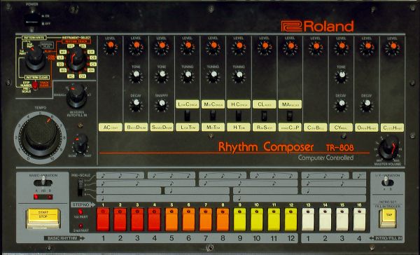 Roland TR-808; etupaneeli