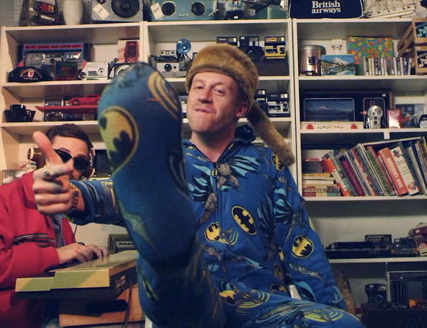 Macklemore ja Ryan Lewis: Thrift Shop, kuvankaappaus musiikkivideosta