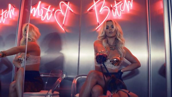 Britney Spears - Work Bitch; kuvankaappaus musiikkivideosta